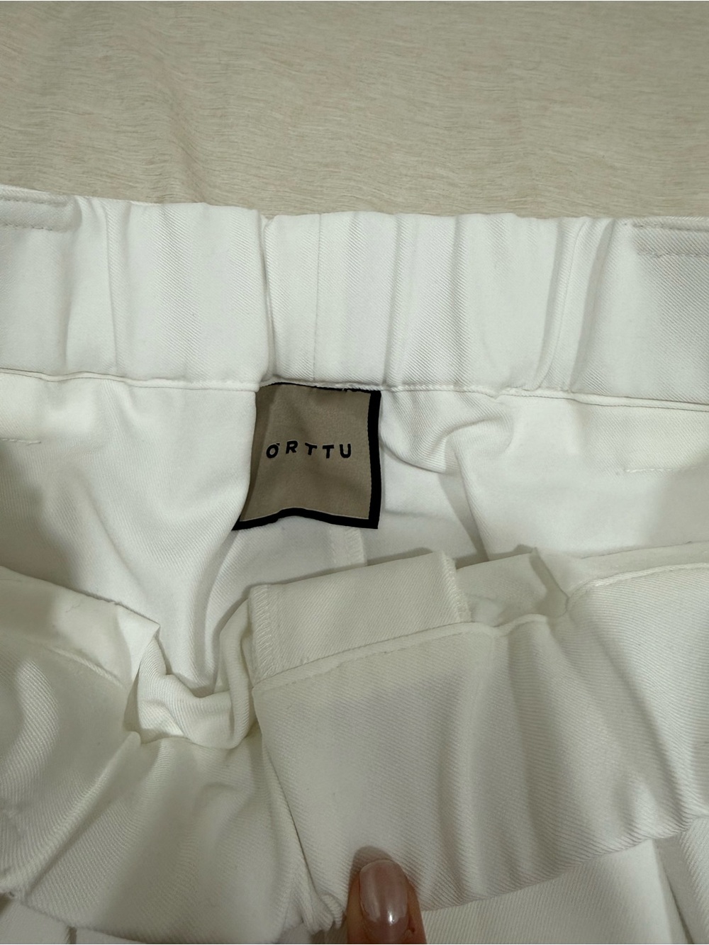 ORTTU White Elastic Waist Pants with Logo Tag - Picture 2 of 4